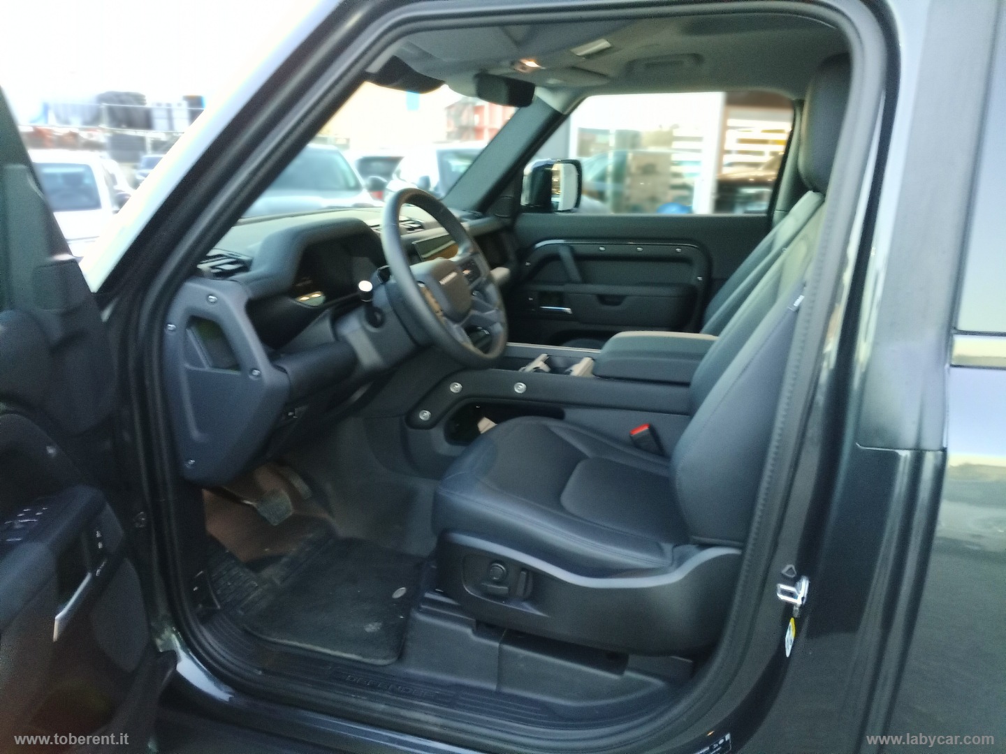 Defender 110 3.0D I6 250 CV X-Dynamic SE - immagine 4