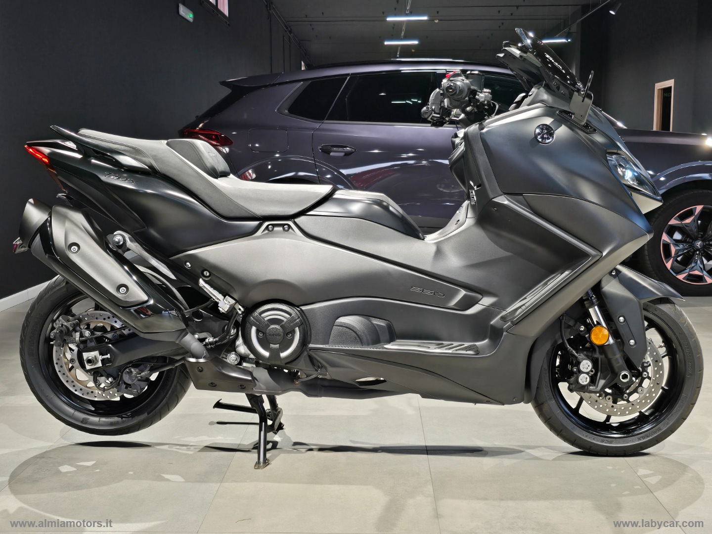 T Max 560 - immagine 4