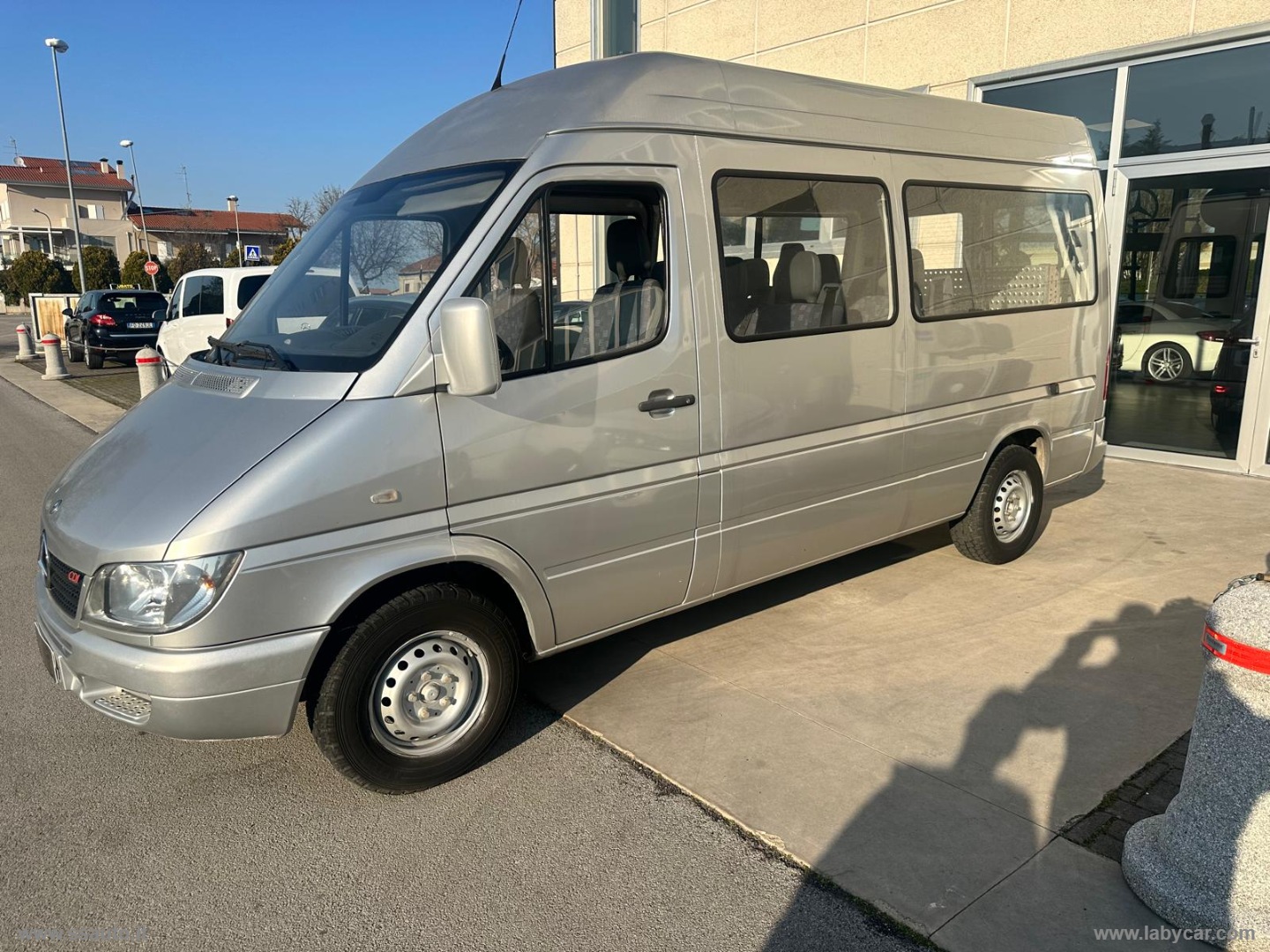 Sprinter K35/28 208 CDI Kombi 9 POSTI TRASPORTO DISABILI - immagine 4