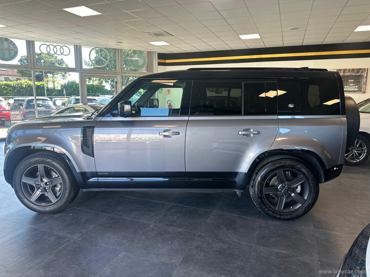 Defender 110 3.0D I6 250 CV X-Dynam. HSE - immagine 4