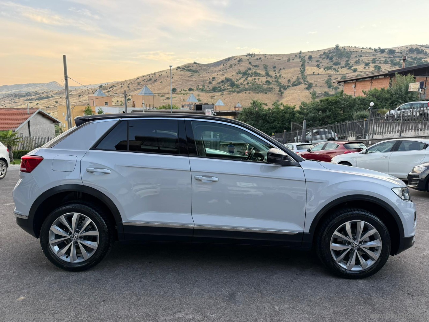 T-Roc 1.6 TDI SCR Advanced BlueMot.Tech. - immagine 4
