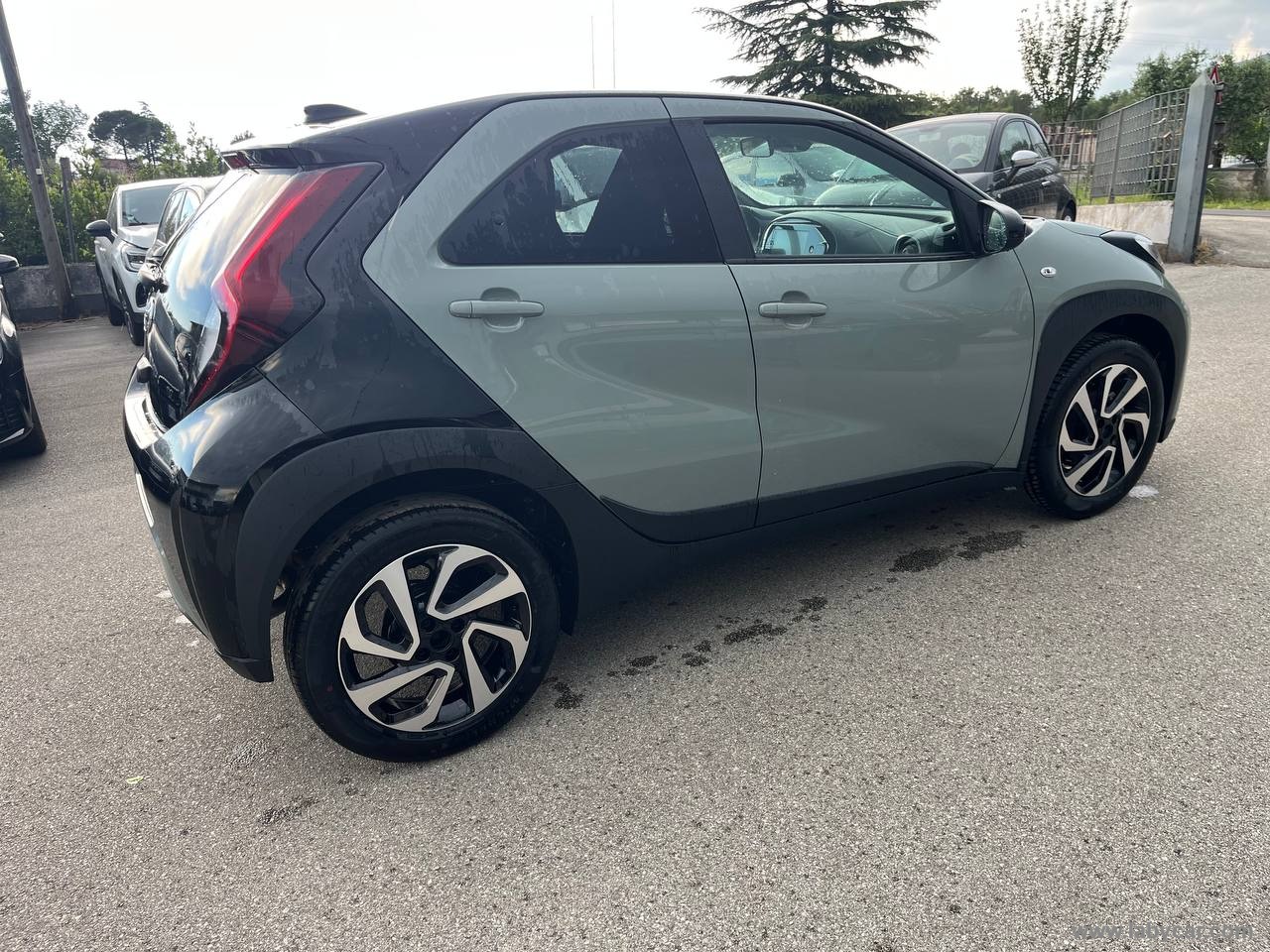 Aygo X 1.0 VVT-i 72 CV 5p. Lounge S-CVT - immagine 4