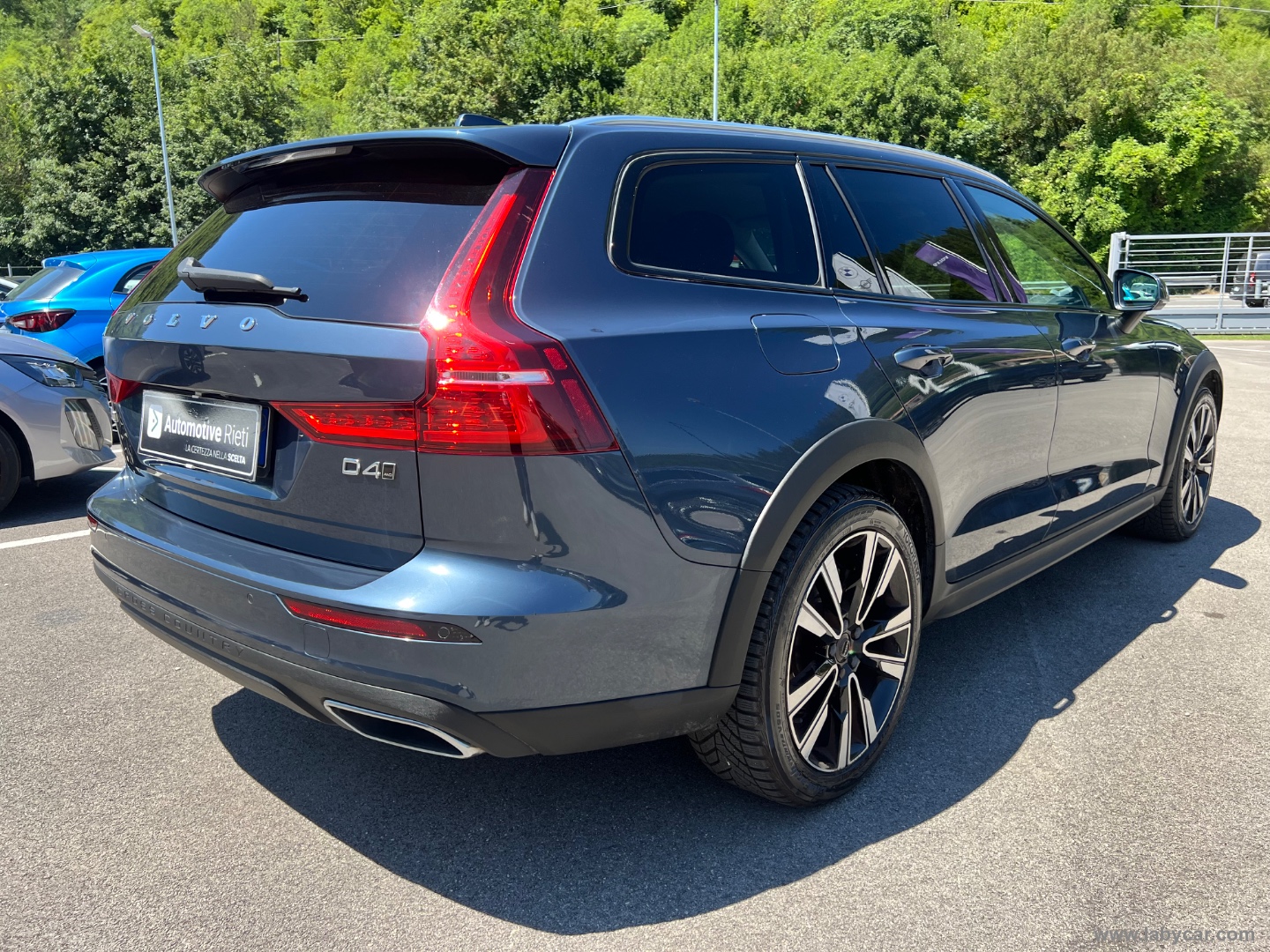 V60 Cross Country D4 AWD Geartronic Pro - immagine 5