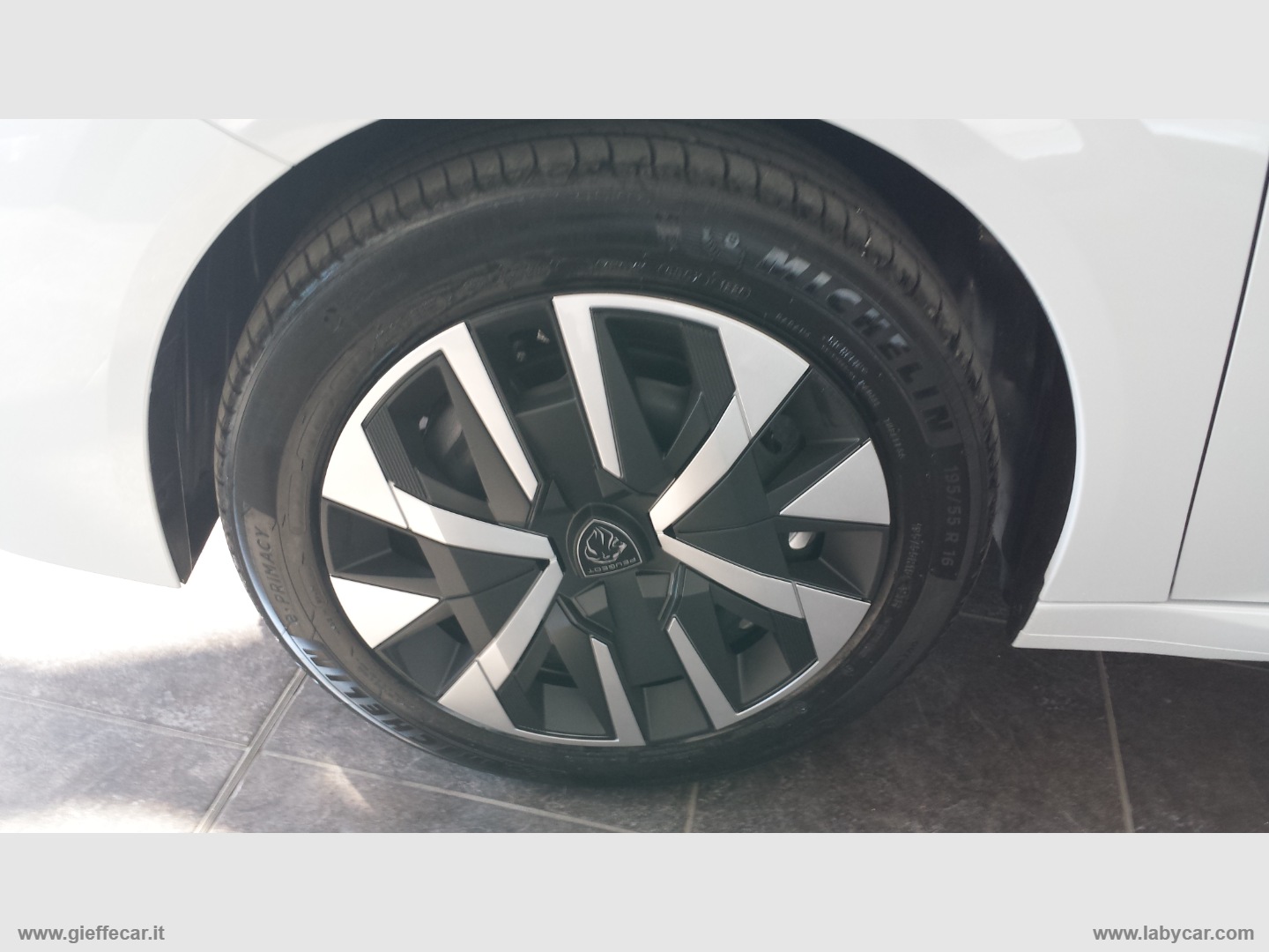 208 Turbo 100 CV 5p. Style - immagine 5