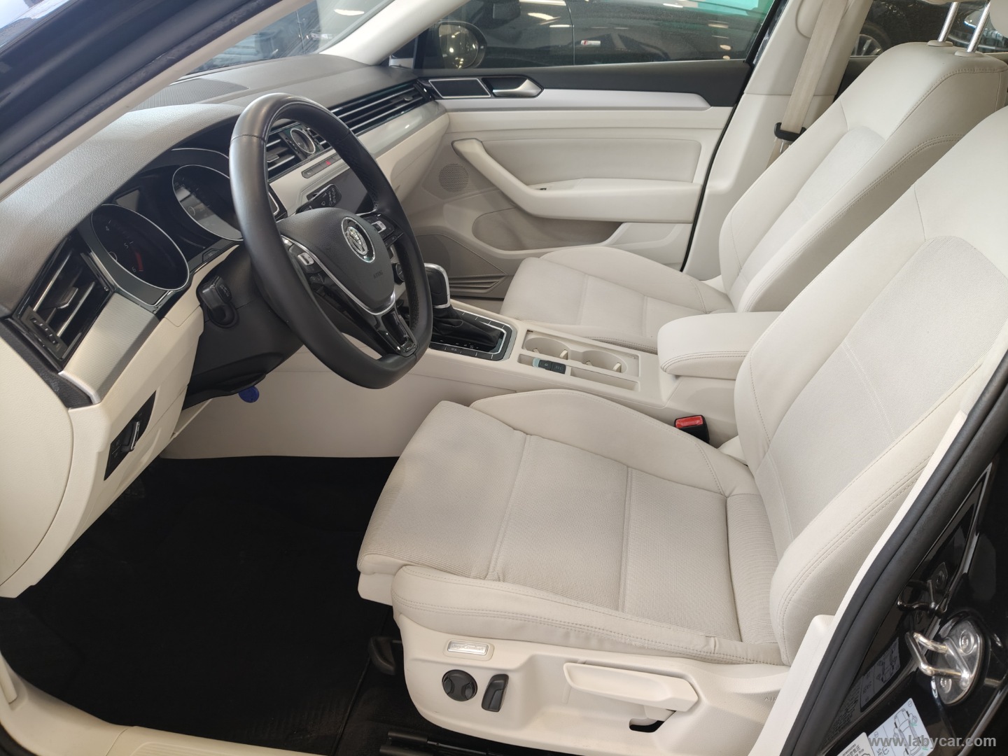 Passat Variant 2.0 TDI DSG Business BMT - immagine 5