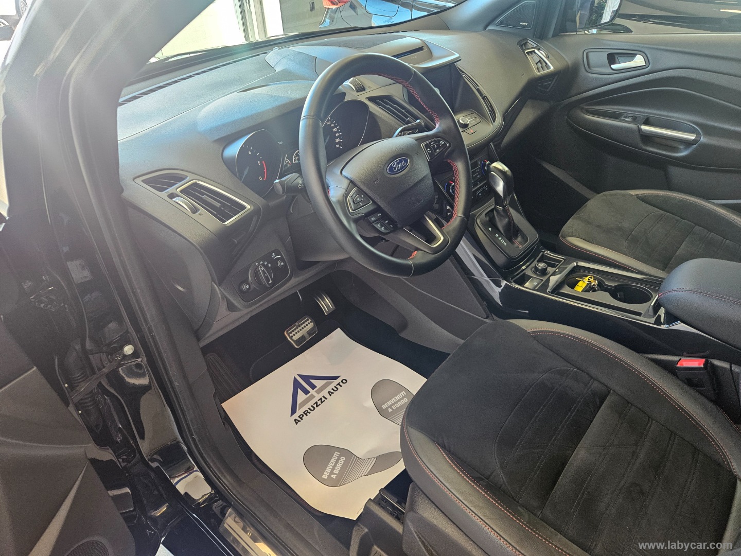 Kuga 2.0 TDCI 120CV S&S 2WD Pow.ST-Line - immagine 5