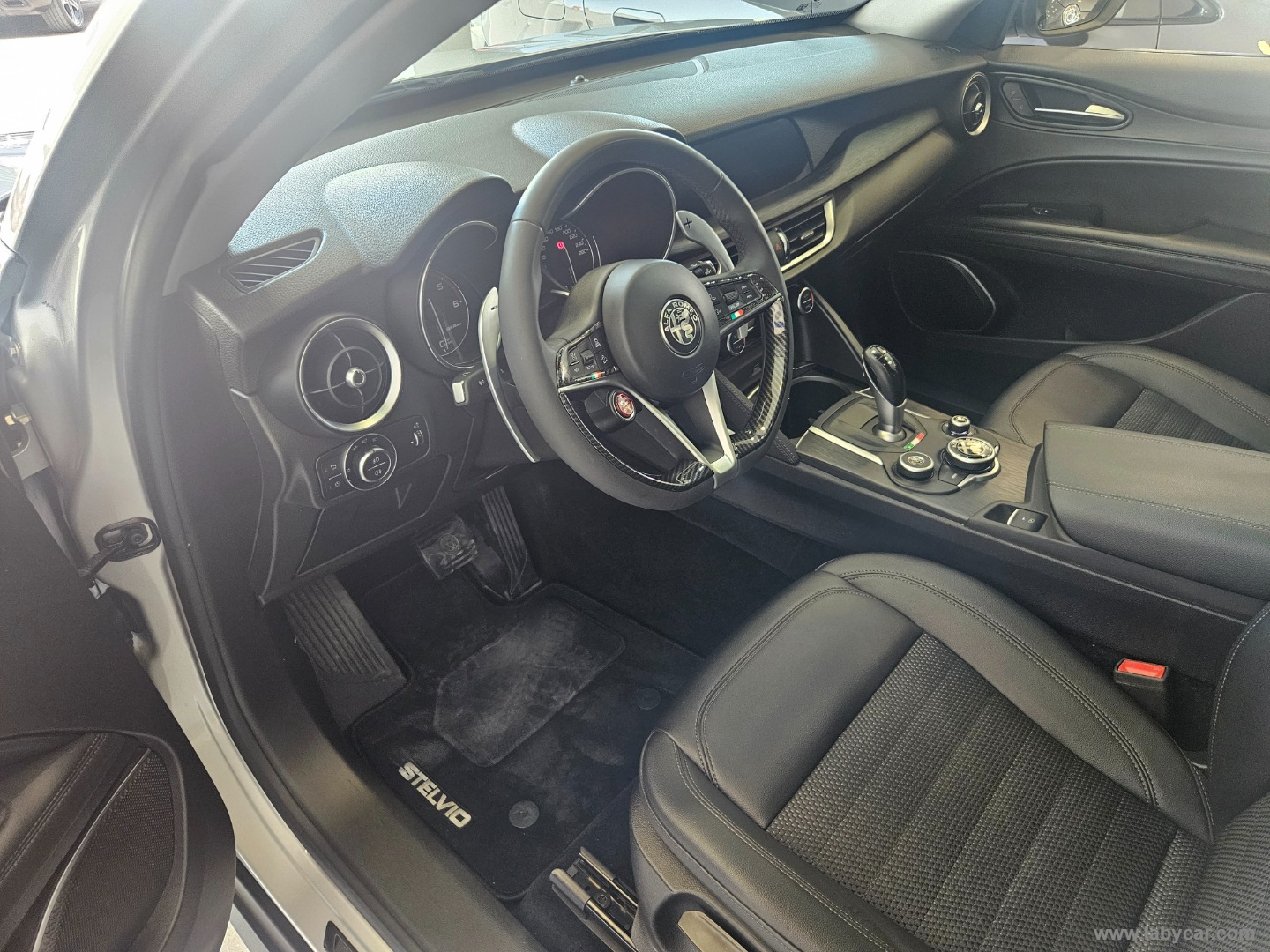 Stelvio 2.2 T.diesel 210 CV AT8 Q4 Exec. - immagine 5