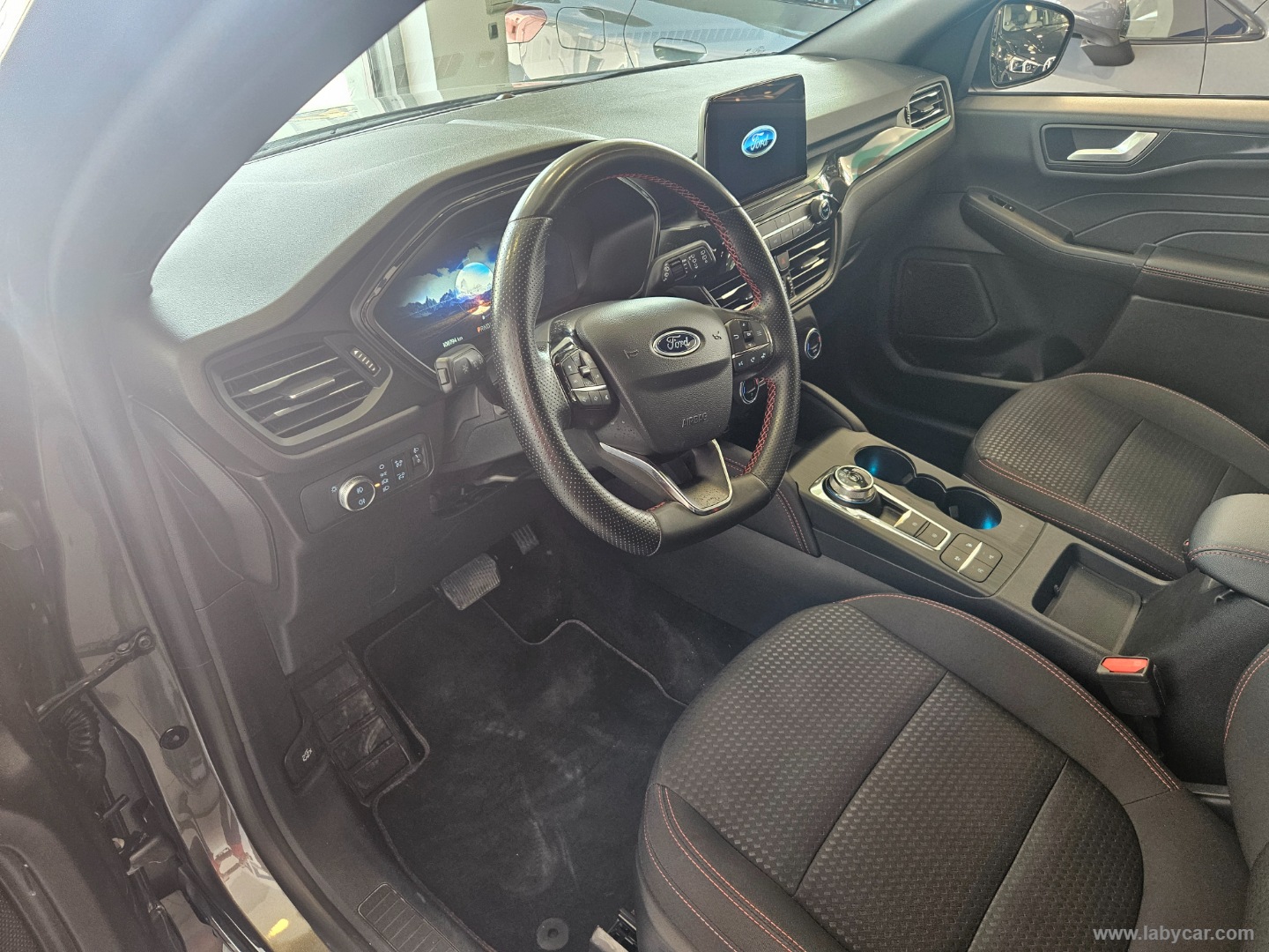 Kuga 1.5 EcoBl. 120CV aut. 2WD ST-Line X - immagine 5