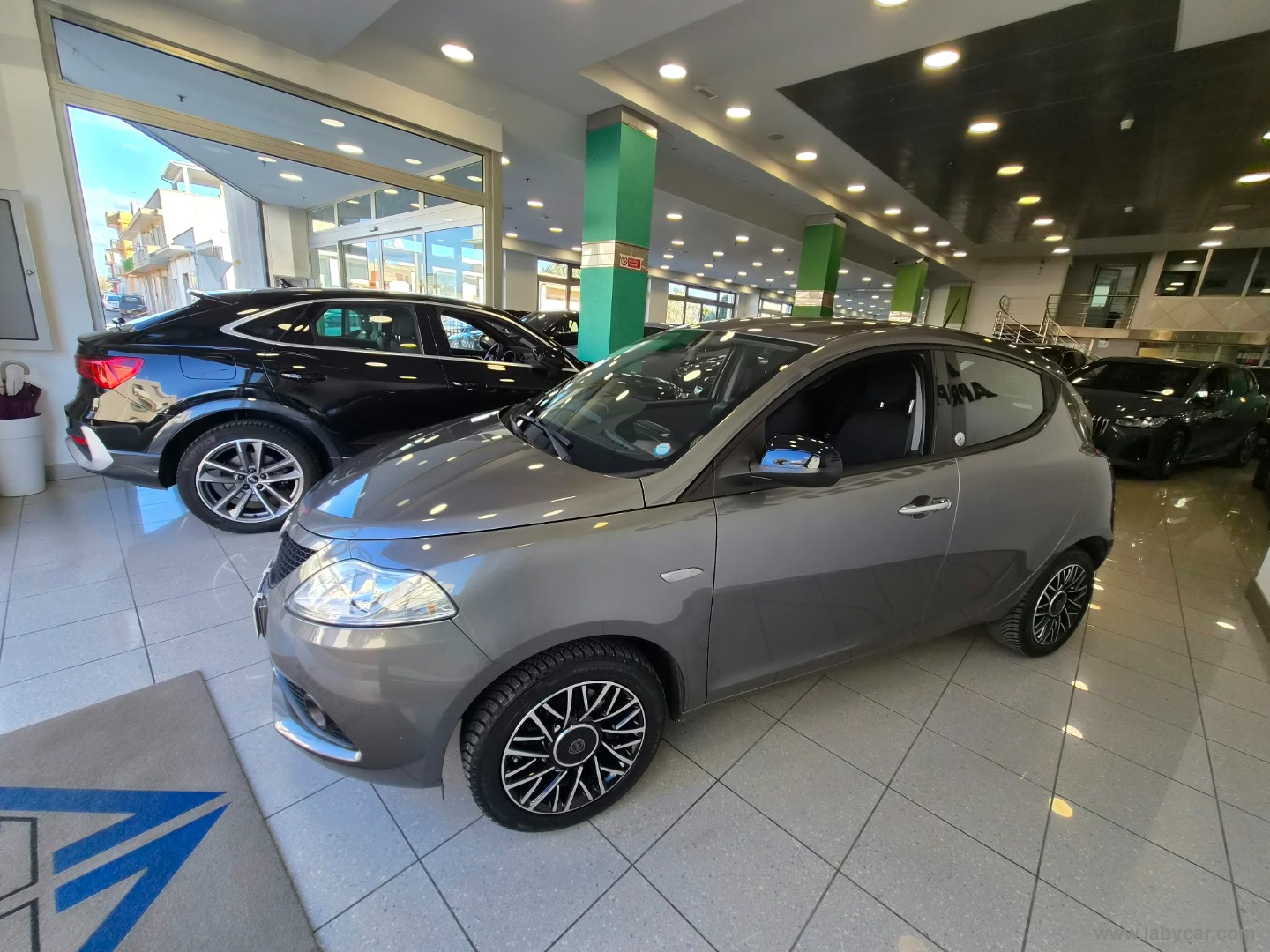 Ypsilon 1.2 69 CV 5p. GPL Ecochic Gold - immagine 5