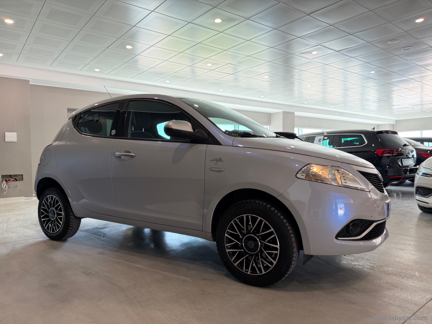 Ypsilon 0.9 T.Air 85CV 5p.Met.Ec.Silver - immagine 5