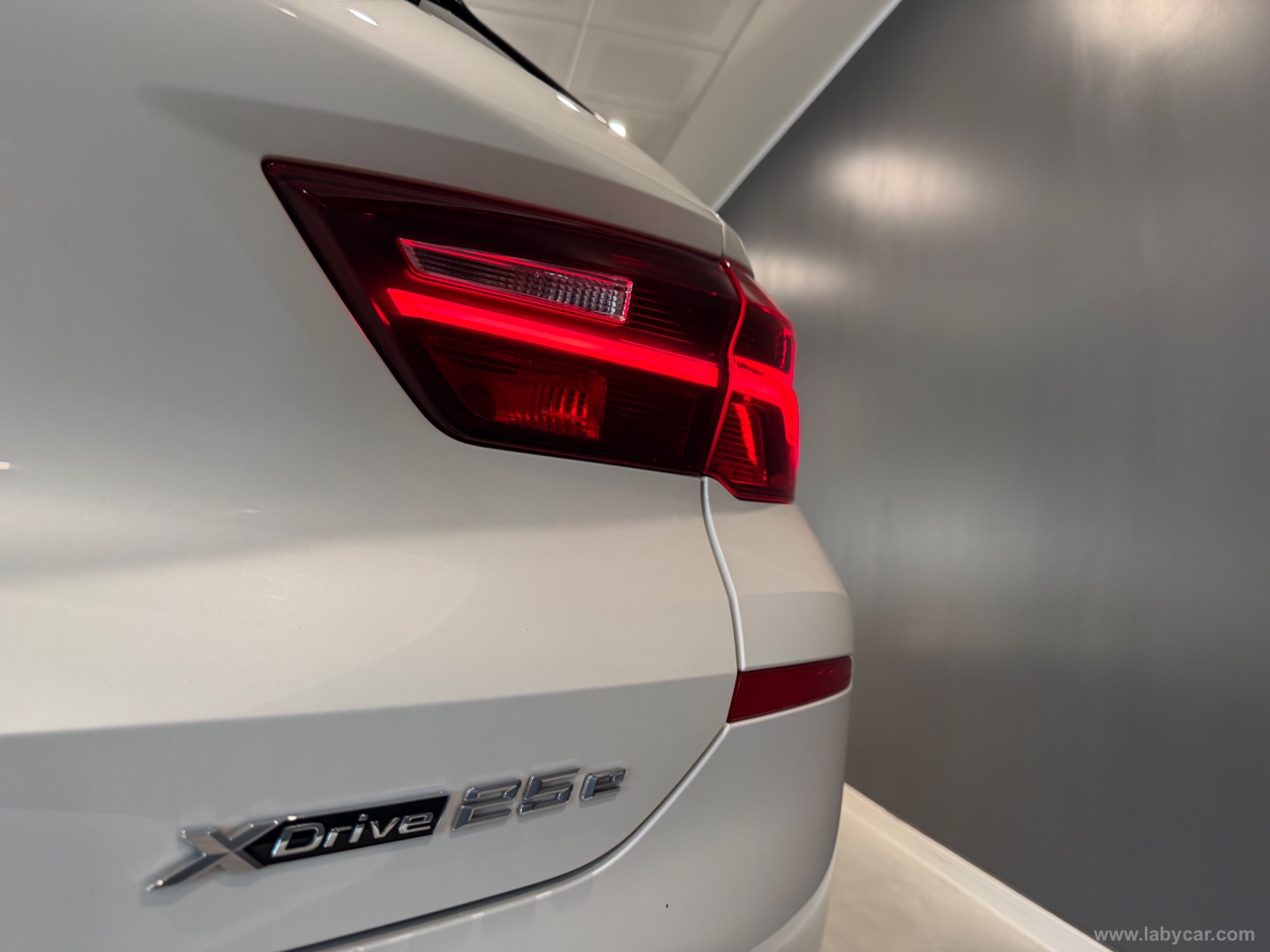 X2 xDrive25e Advantage - immagine 5