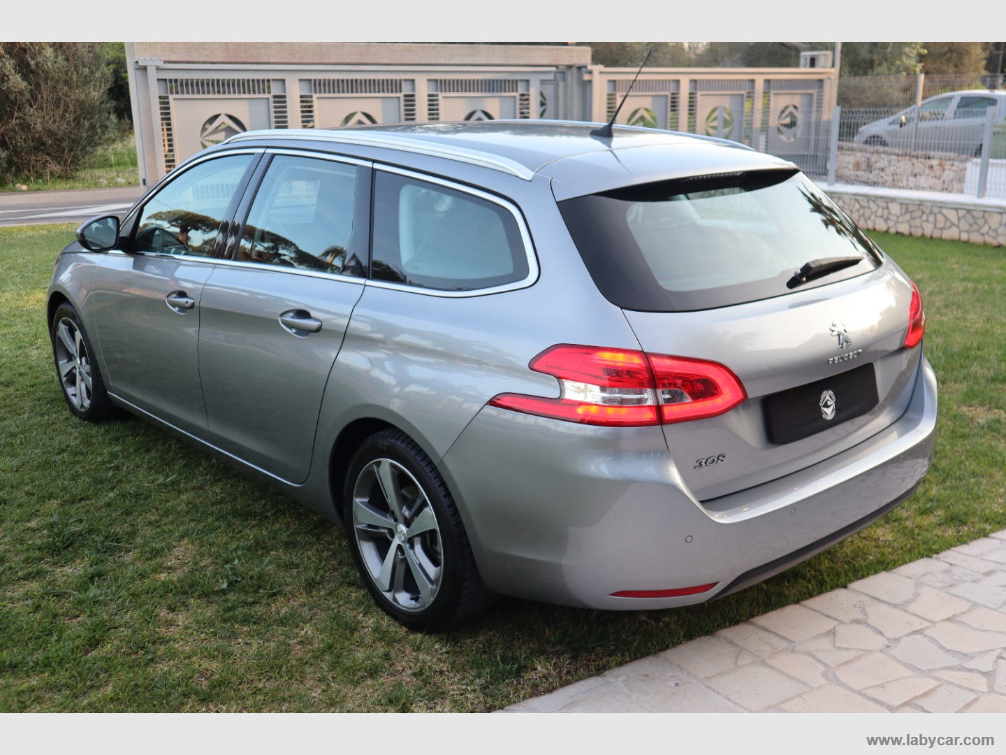 308 BlueHDi 130 S&S SW Allure - immagine 5