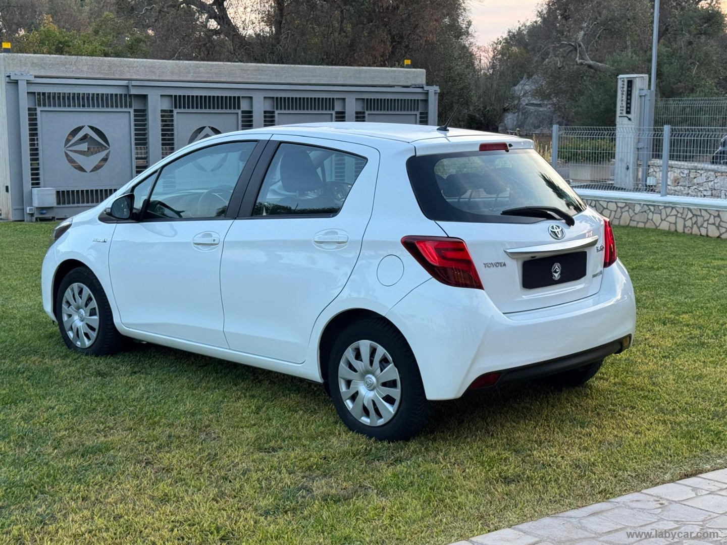 Yaris 1.5 Hybrid 5p. Active - immagine 5