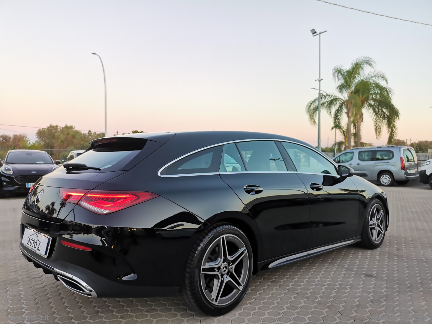 CLA 180 d Aut. Shooting Brake Premium - immagine 5