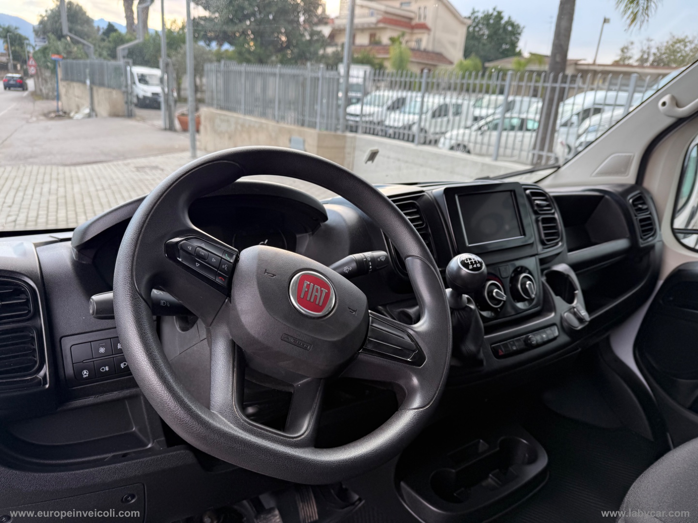 Ducato 33 2.2 Mjt 140 PM-TM Combi - immagine 5