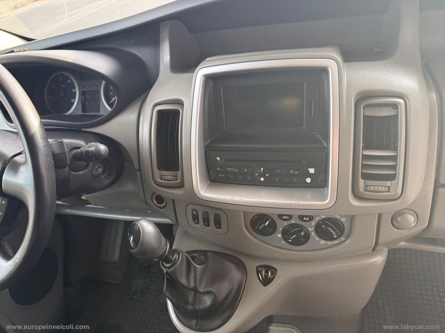Trafic 8 POSTI 2.0 dCi 115CV - immagine 5