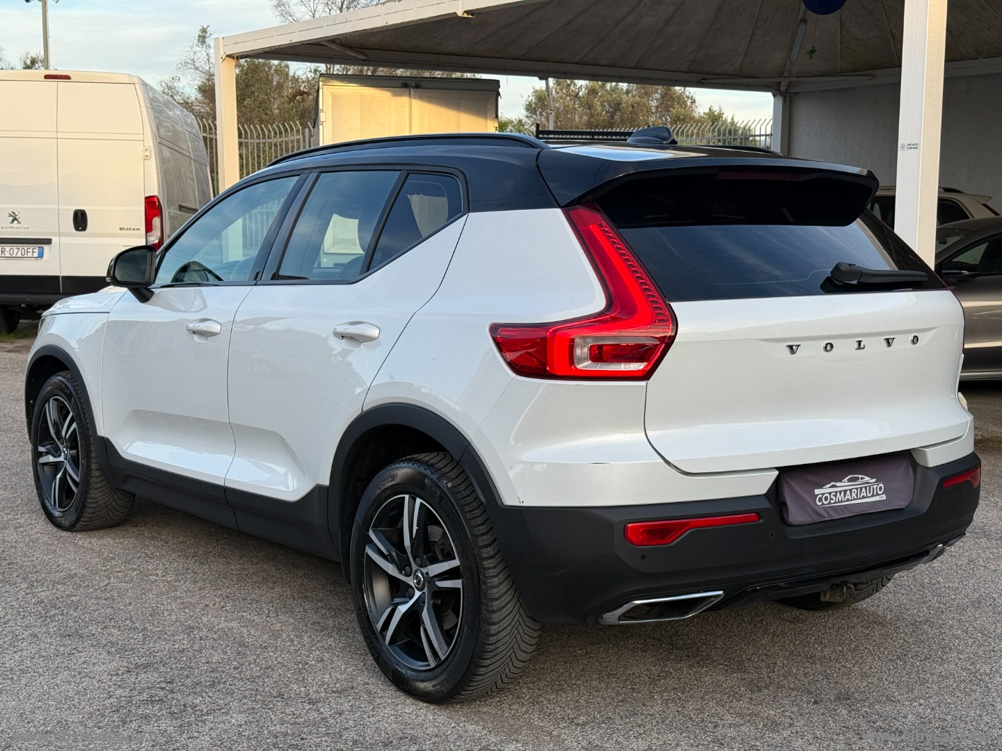 XC40 D3 AWD Geartronic R-design N1 TETTO/GANCIO - immagine 5
