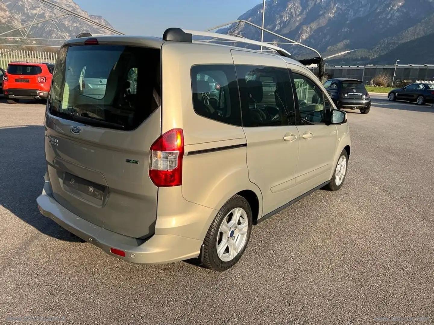 Tourneo Courier 1.0 EcoBoost 100 CV CON GANCIO TRAINO - immagine 5