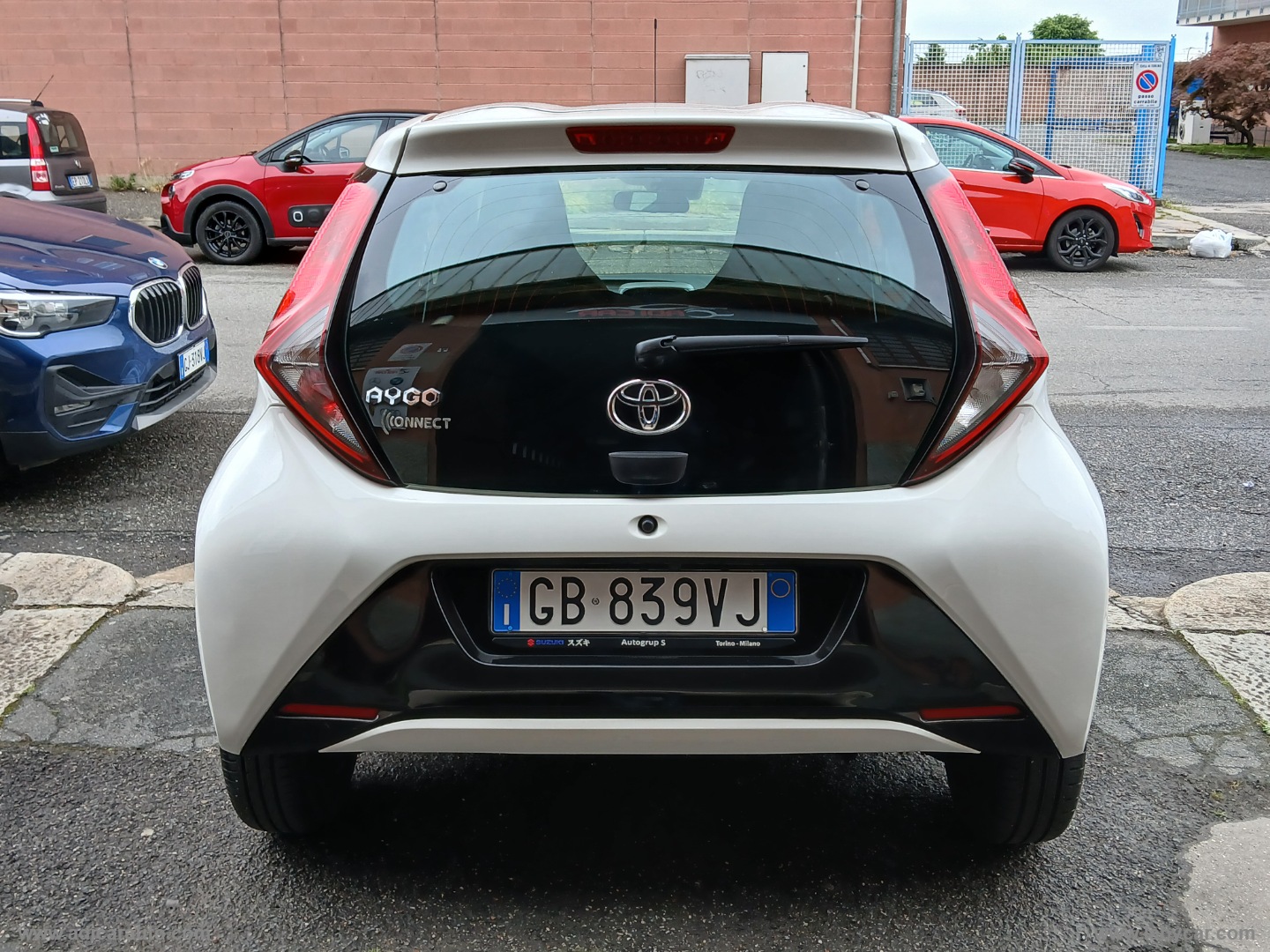 Aygo Connect 1.0 VVT-i 72 CV 5p. x-cool - immagine 5