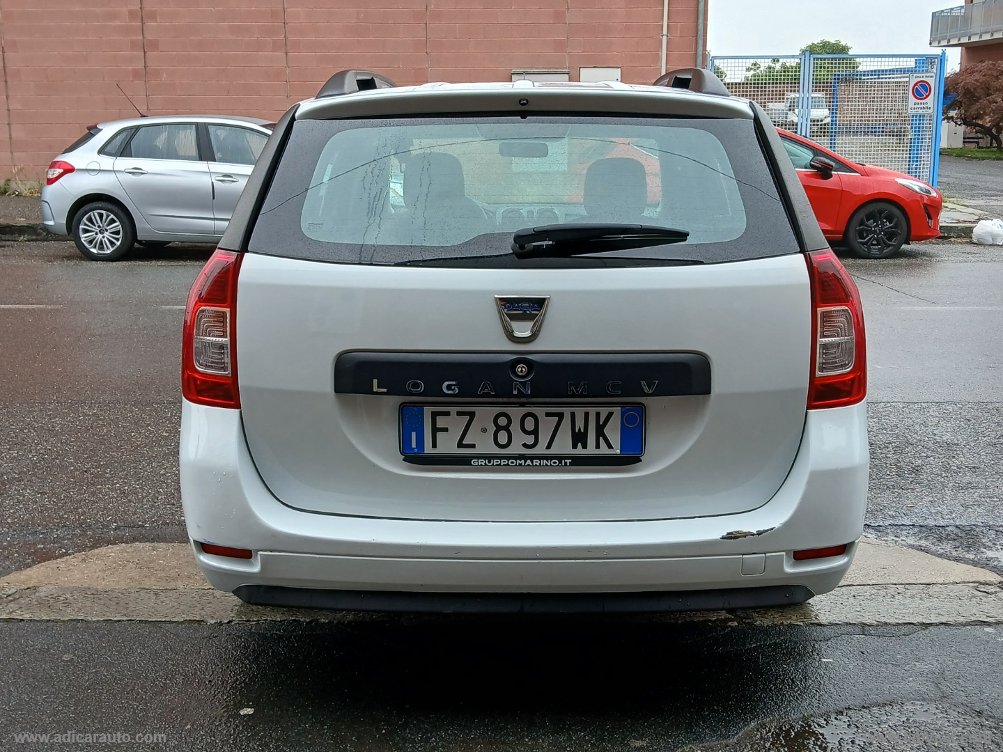 Logan MCV 1.0 SCe 12V 75CV S&S - immagine 5