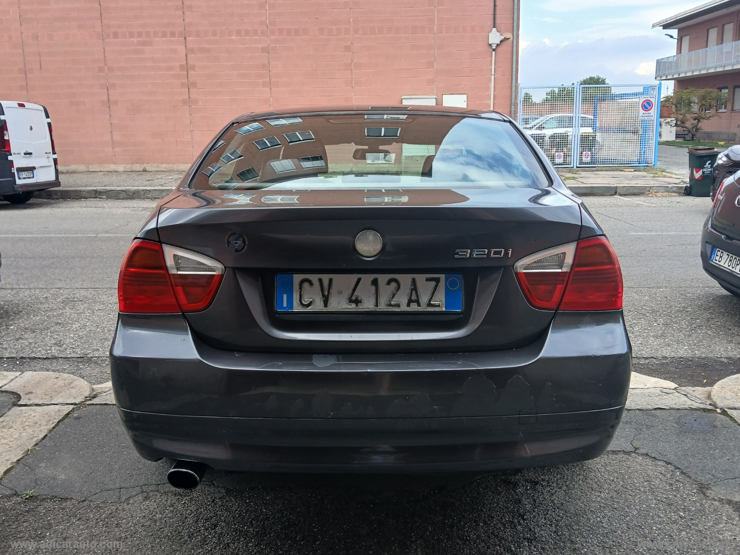 320i - immagine 5