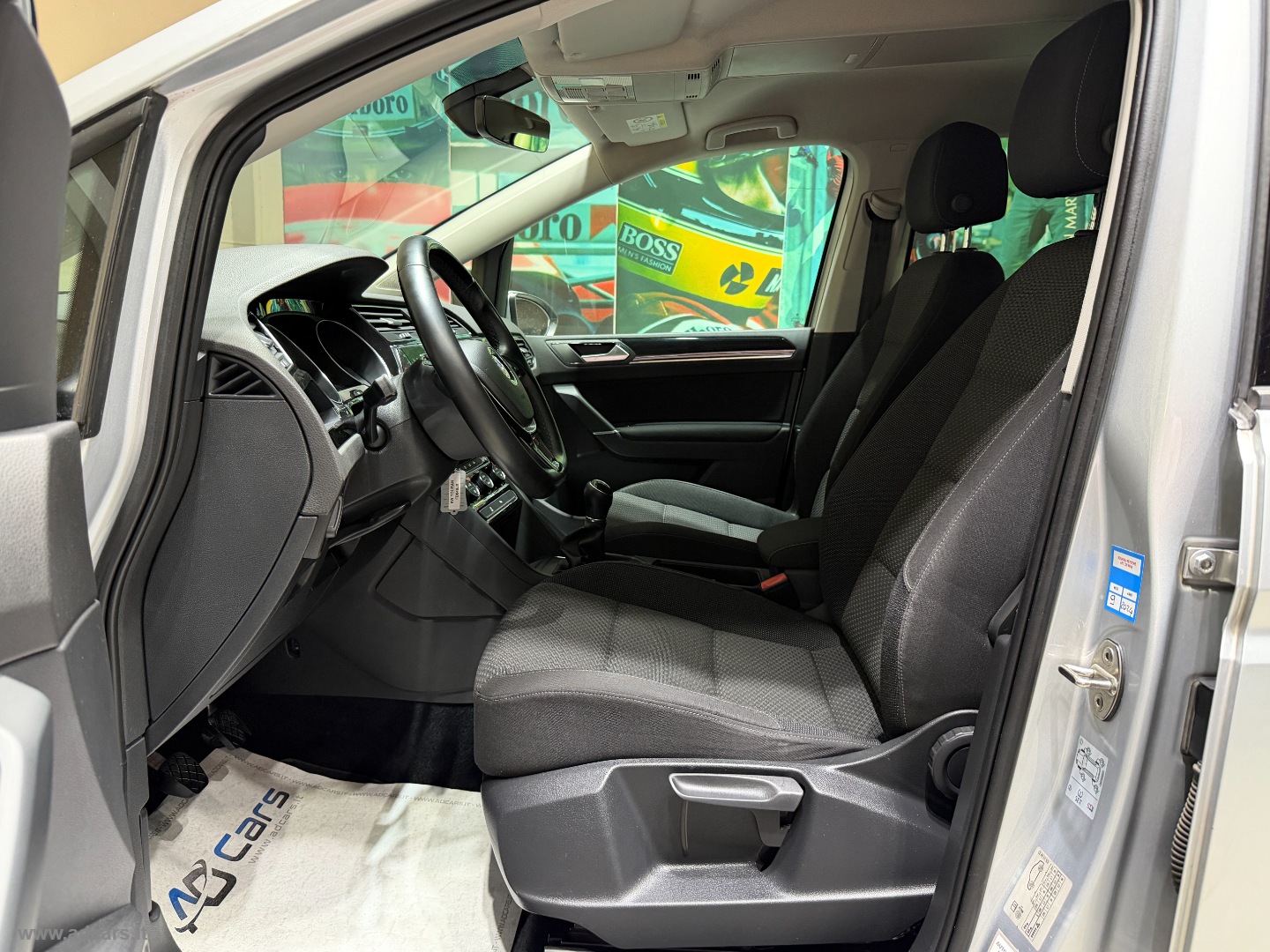 Touran 1.6 TDI Comfortline BMT *7 POSTI*SENSORI*NAVI* - immagine 5