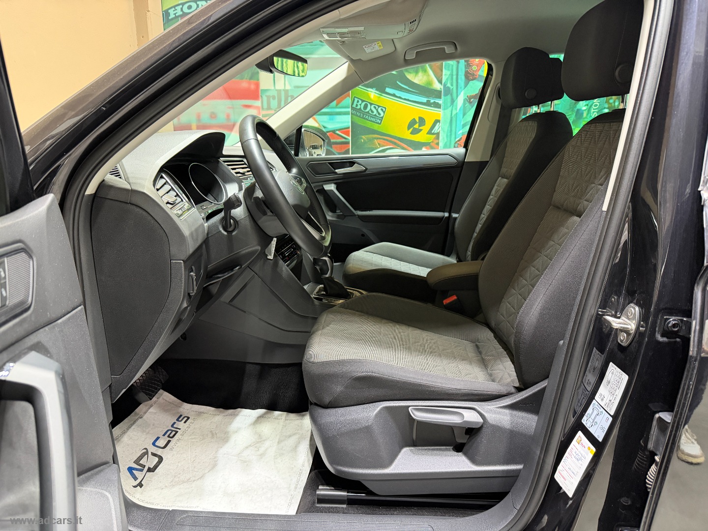 Tiguan 2.0 TDI 150CV SCR DSG Life *CAMBIO AUT*CLIMA 3 ZONE* - immagine 5