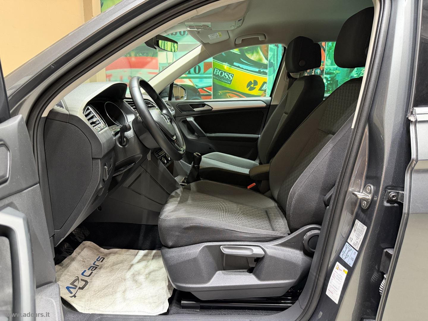 Tiguan 1.6 TDI Style BMT *BOOK SERVICE VW*1 PROPR.* - immagine 5