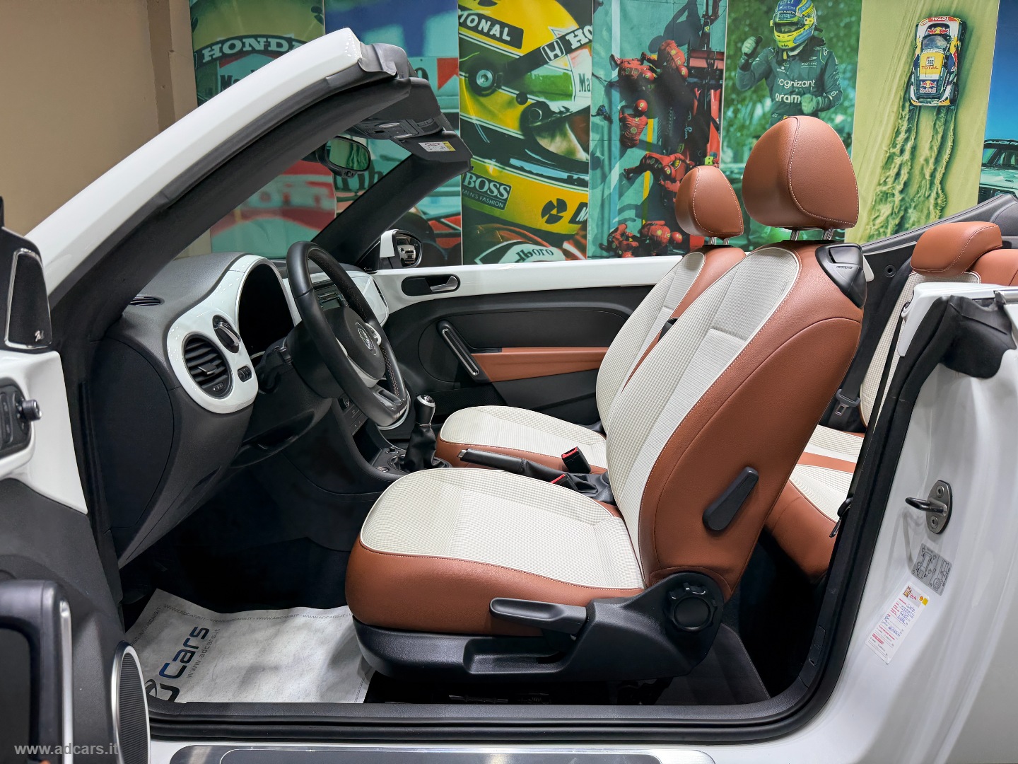 Maggiolino Cabrio 1.4 TSI CUP Fender Edition *TAGLIANDI VOLKSWAGEN* - immagine 5