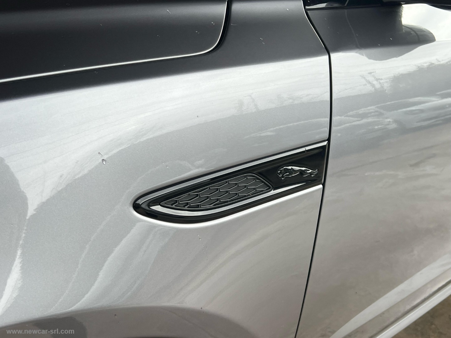 E-Pace 2.0D I4 163 CV AWD Auto - immagine 5