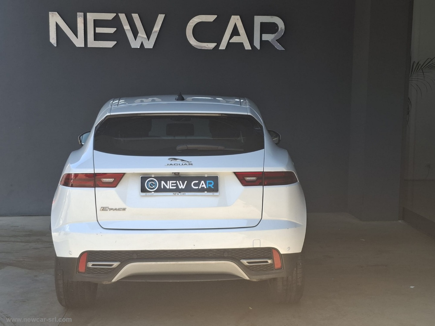 E-Pace 2.0D I4 163 CV AWD Auto - immagine 5