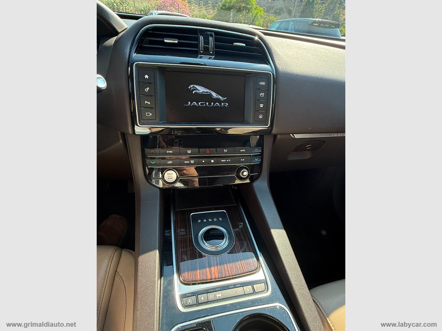 F-Pace 2.0 D 180 CV AWD Portfolio - immagine 5