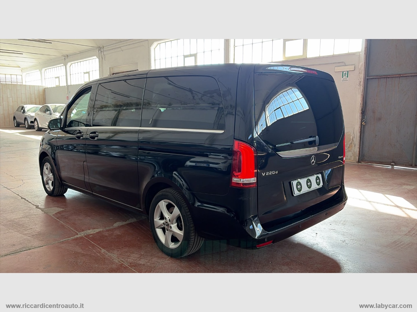 V 220 d Aut. 4Matic Sport Long - immagine 5