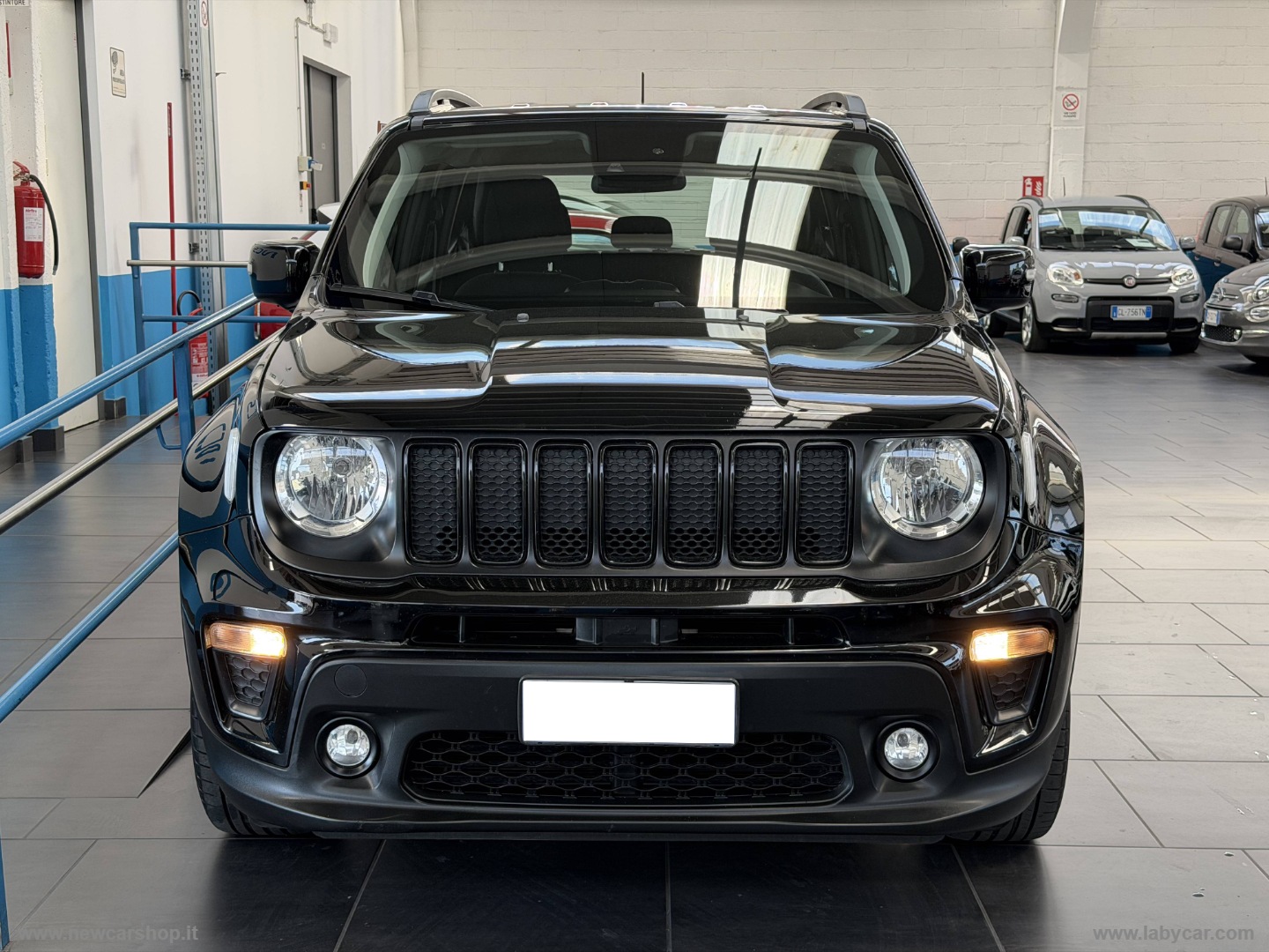Renegade 1.5 T4 MHEV NIGHT EAGLE NEOPATENTATI - immagine 5