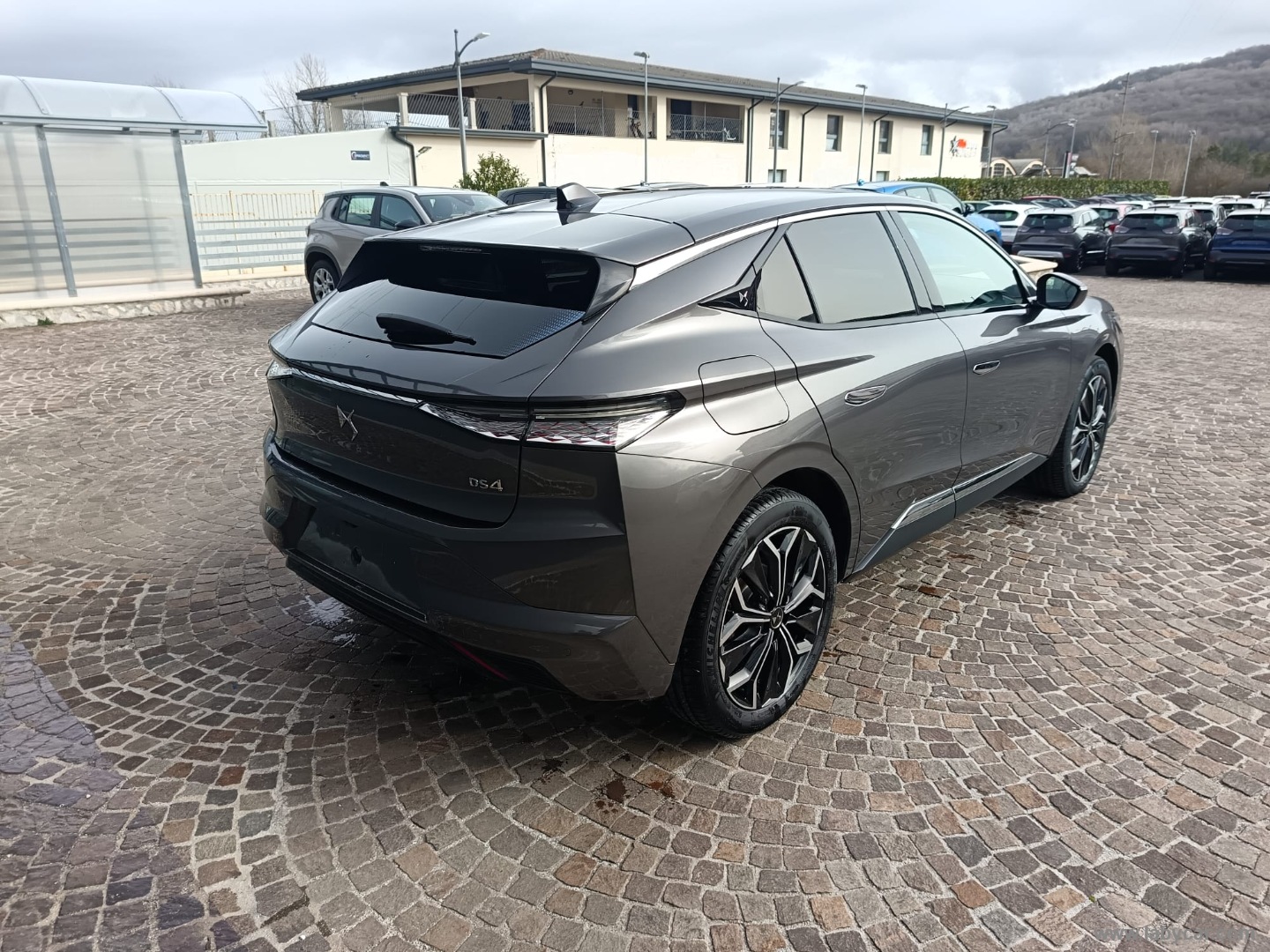 DS AUTOMOBILES DS4 4 PureTech 130 aut. Etoile Alcantara - Immagine 5