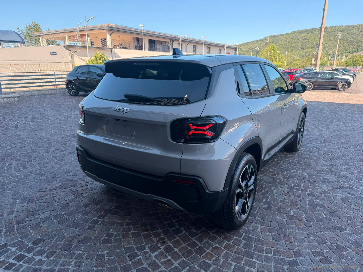 Jeep Avenger 1.2 Turbo Summit - Immagine 5