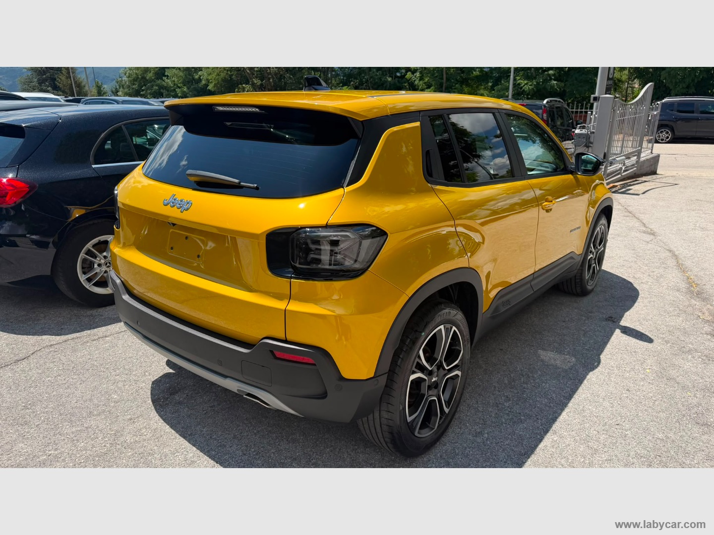 Jeep Avenger 1.2 Turbo Summit - Immagine 5