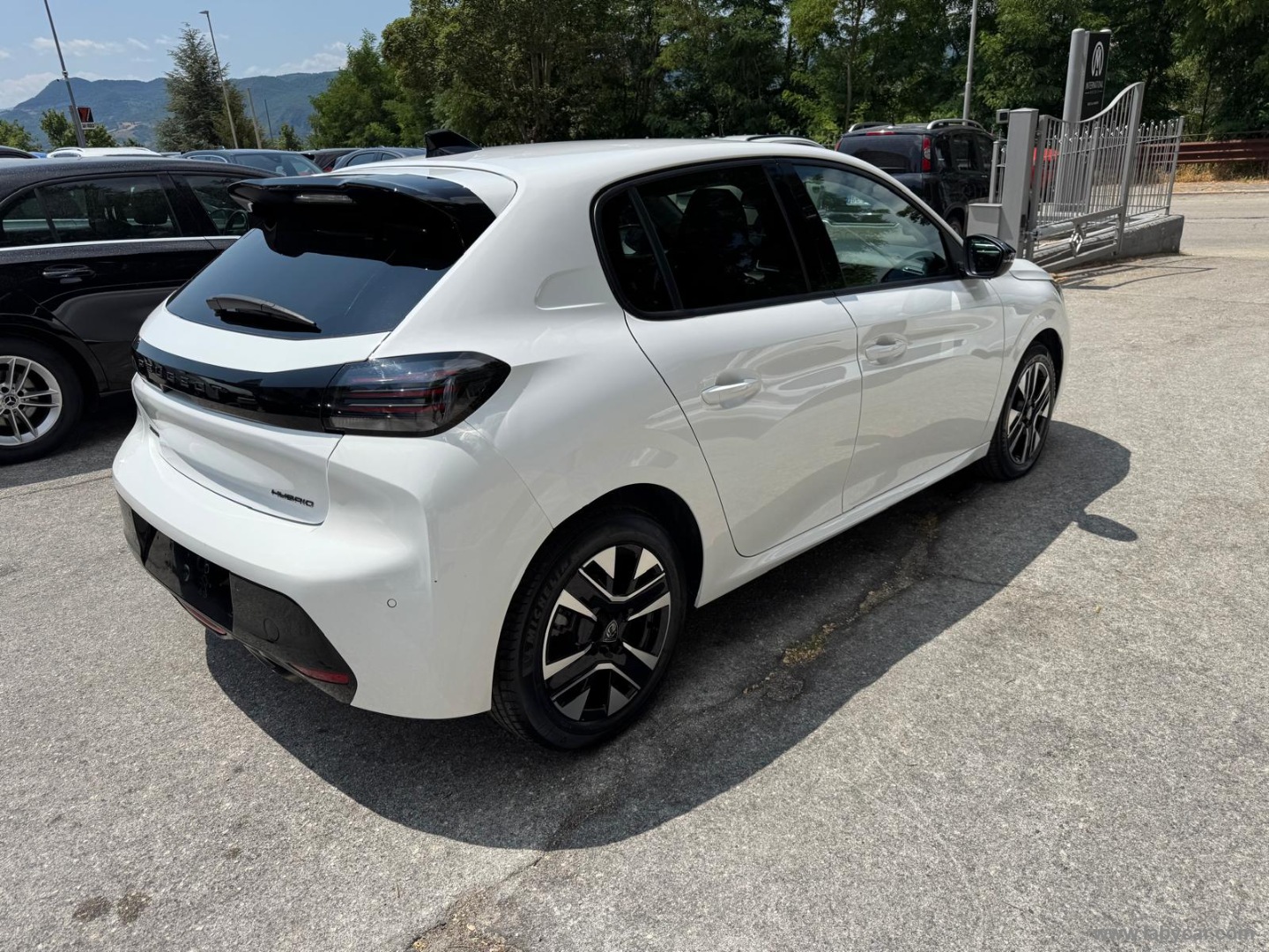 Peugeot 208 Hybrid 110 e-DCS6 Allure - Immagine 5