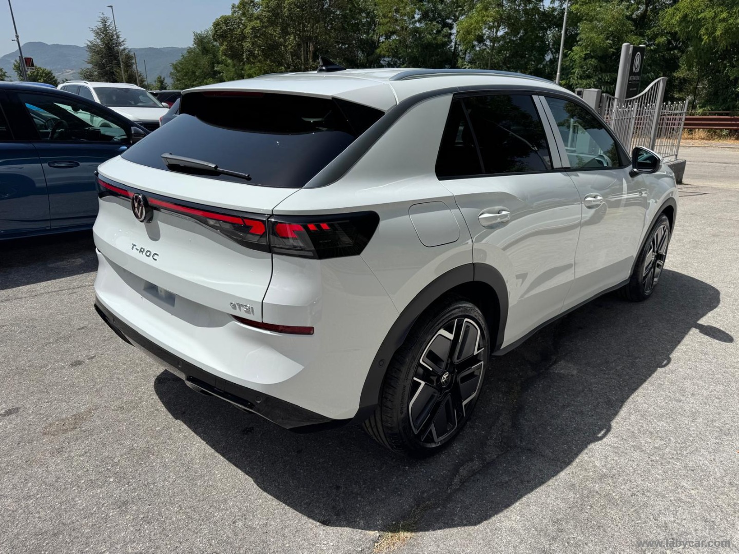 Volkswagen T-Roc 1.5 eTSI ACT 150 CV DSG R-Line - Immagine 5