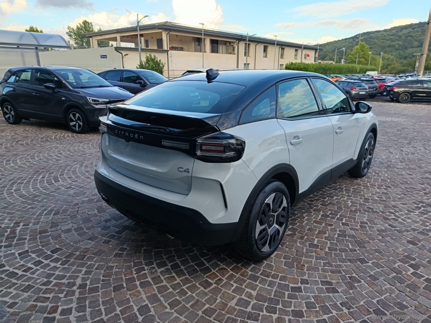 Citroën C4 Hybrid 145 e-DCS6 Plus - Immagine 5