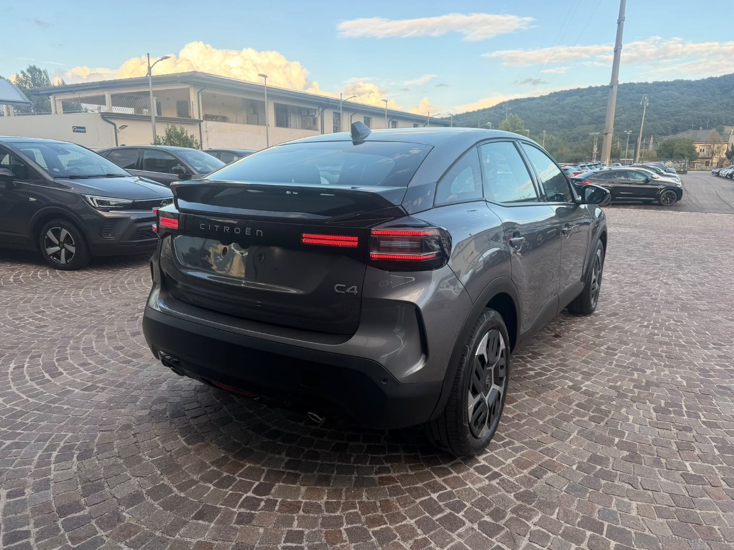 Citroën C4 Hybrid 145 e-DCS6 Plus - Immagine 5