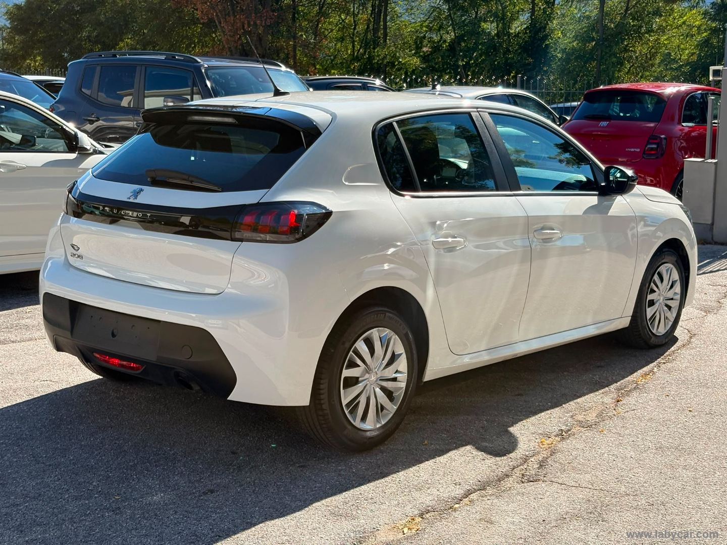 Peugeot 208 BlueHDi 100 S&S 5p. Active - Immagine 5