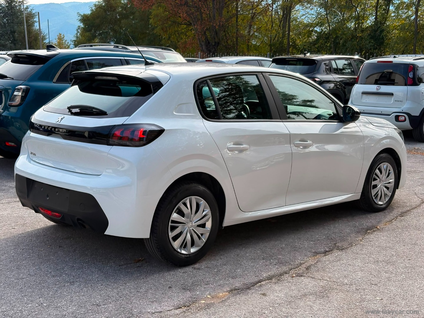 Peugeot 208 BlueHDi 100 S&S 5p. Active - Immagine 5