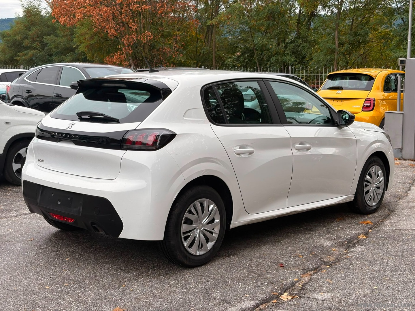 Peugeot 208 BlueHDi 100 S&S 5p. Active - Immagine 5