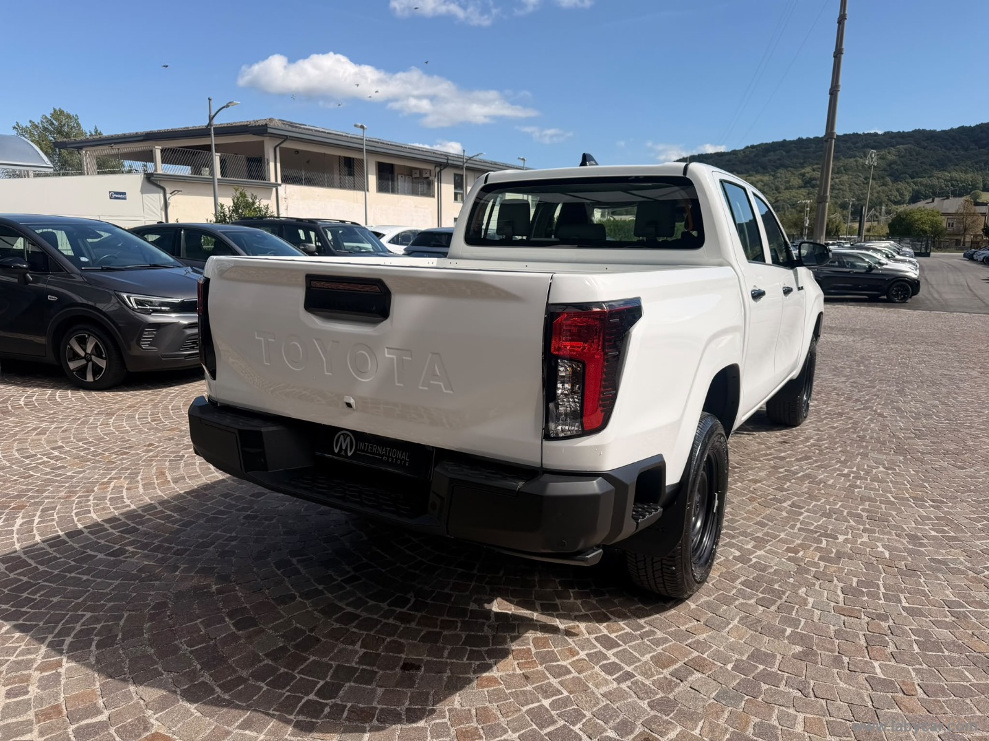 Toyota Hilux 2.8 D-4D 48V A/T 4WD DC Hilux - Immagine 5