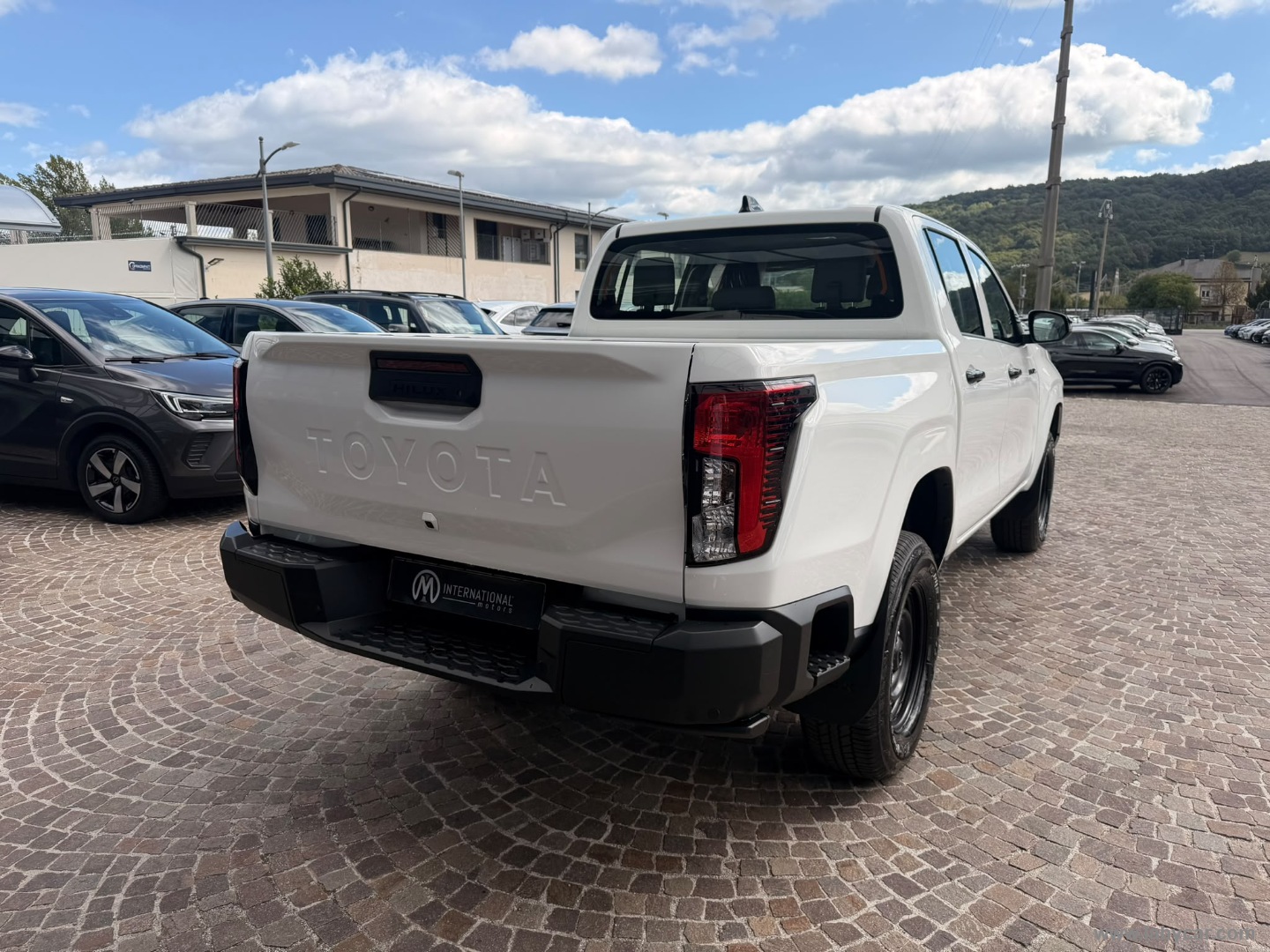 Toyota Hilux 2.8 D-4D 48V A/T 4WD DC Hilux - Immagine 5