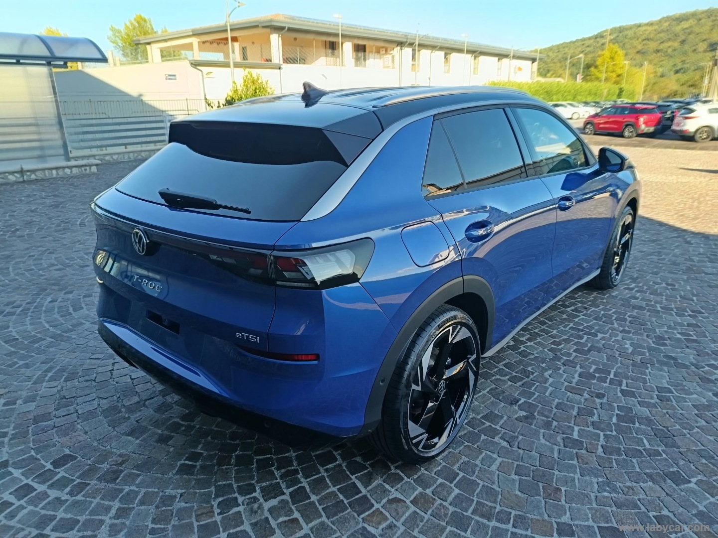 Volkswagen T-Roc 1.5 eTSI ACT 150 CV DSG R-Line - Immagine 5