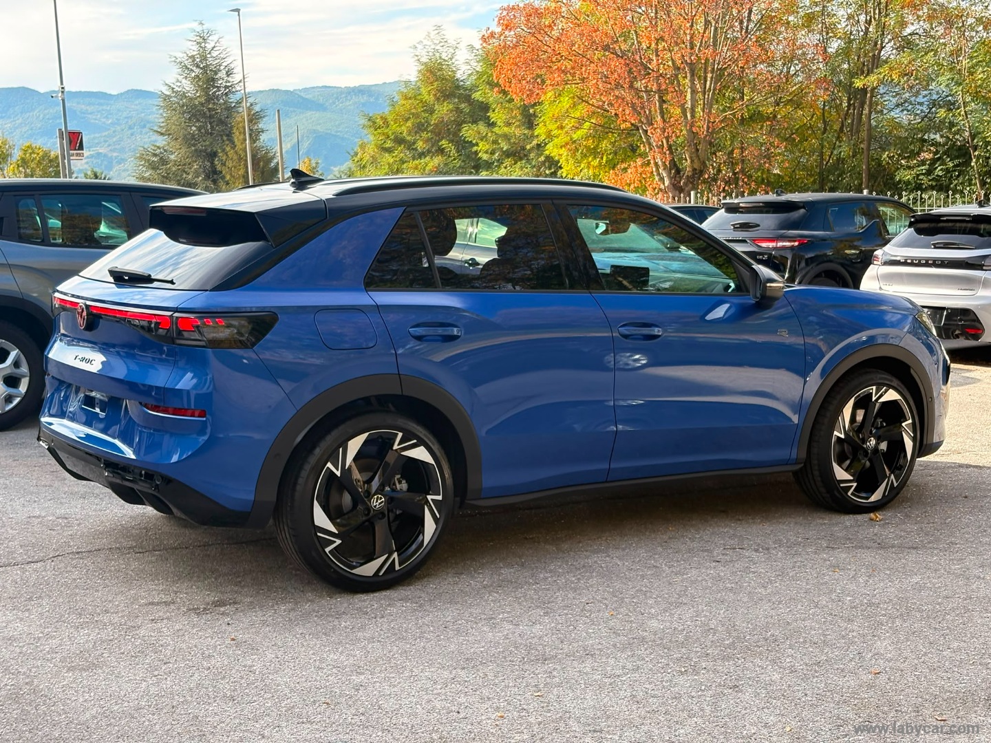 Volkswagen T-Roc 1.5 eTSI ACT 150 CV DSG R-Line - Immagine 5