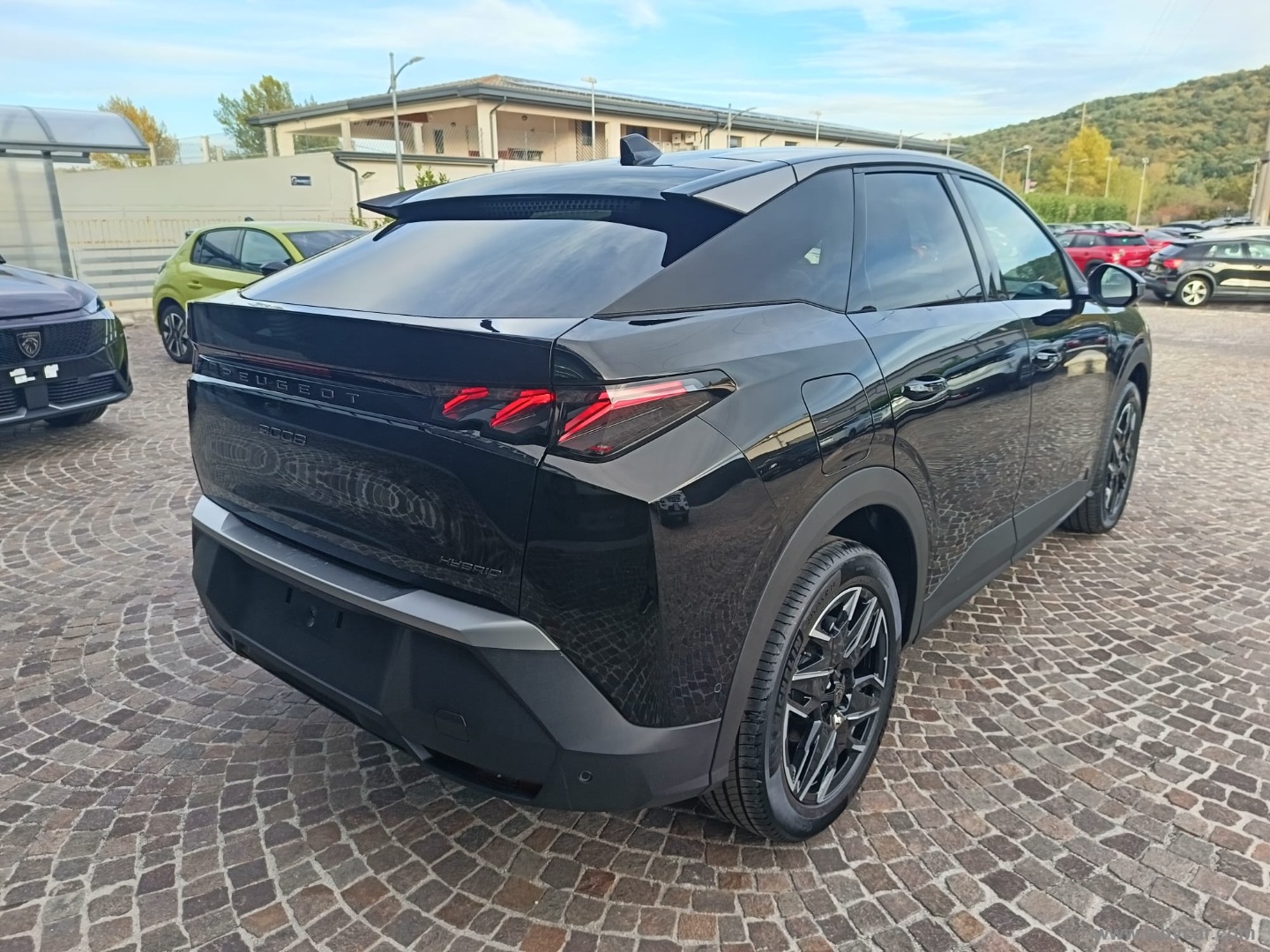 Peugeot 3008 Hybrid 145 e-DCS6 GT - Immagine 5