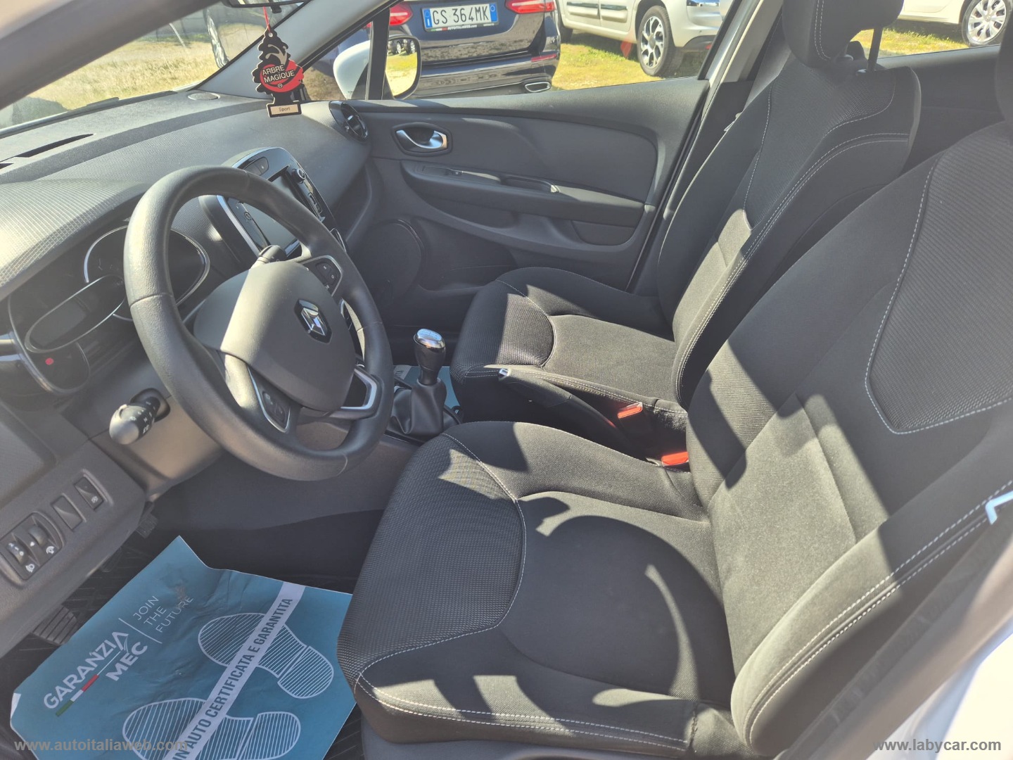 Clio dCi 8V 75CV 5p. Moschino Intens - immagine 5